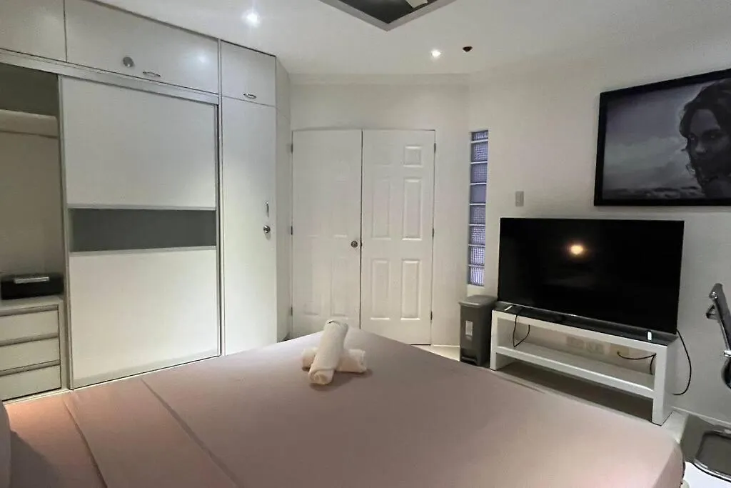 Apartment Kandi T2, Breezy 1Br, 9Th Floor. Housekeeping & Netflix! Angeles