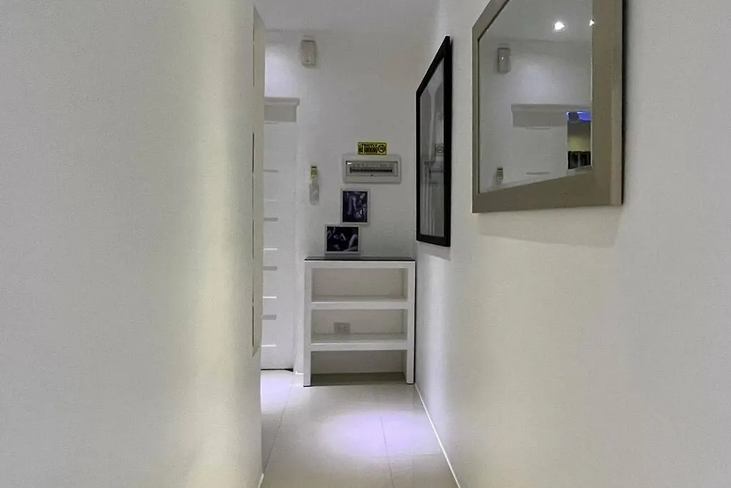 Apartment Kandi T2, Breezy 1Br, 9Th Floor. Housekeeping & Netflix! Angeles