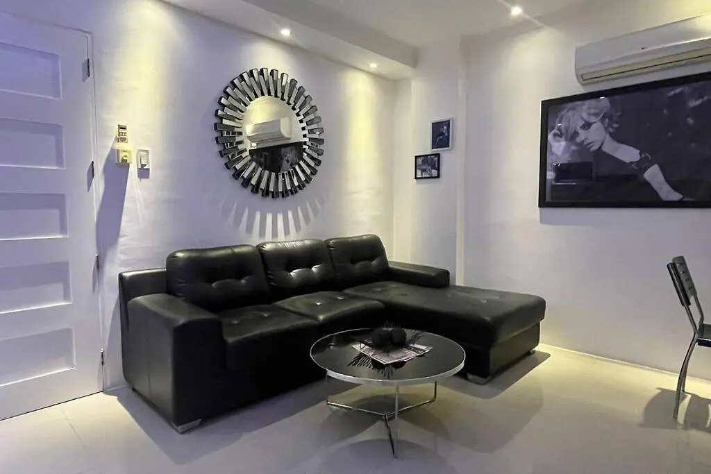 Kandi T2, Breezy 1Br, 9Th Floor. Housekeeping & Netflix! Angeles