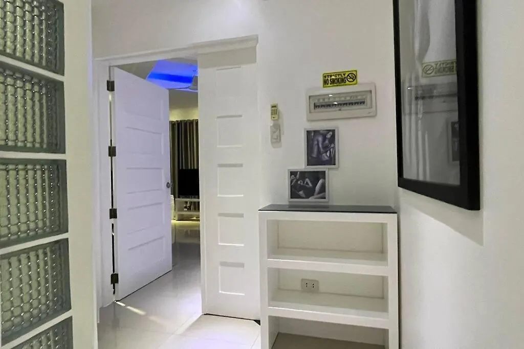 Kandi T2, Breezy 1Br, 9Th Floor. Housekeeping & Netflix! Angeles 0*,